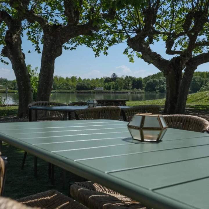 Terrasse au bord de l'eau Crêches-sur-Saône